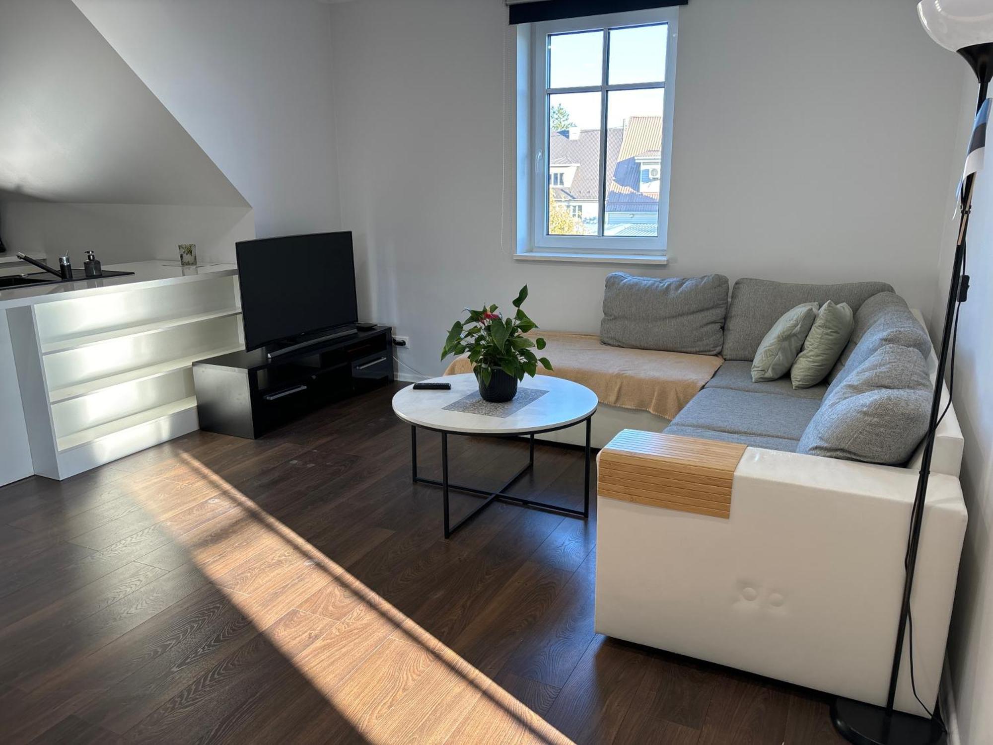 Paernu Lubja Apartments Bagian luar foto