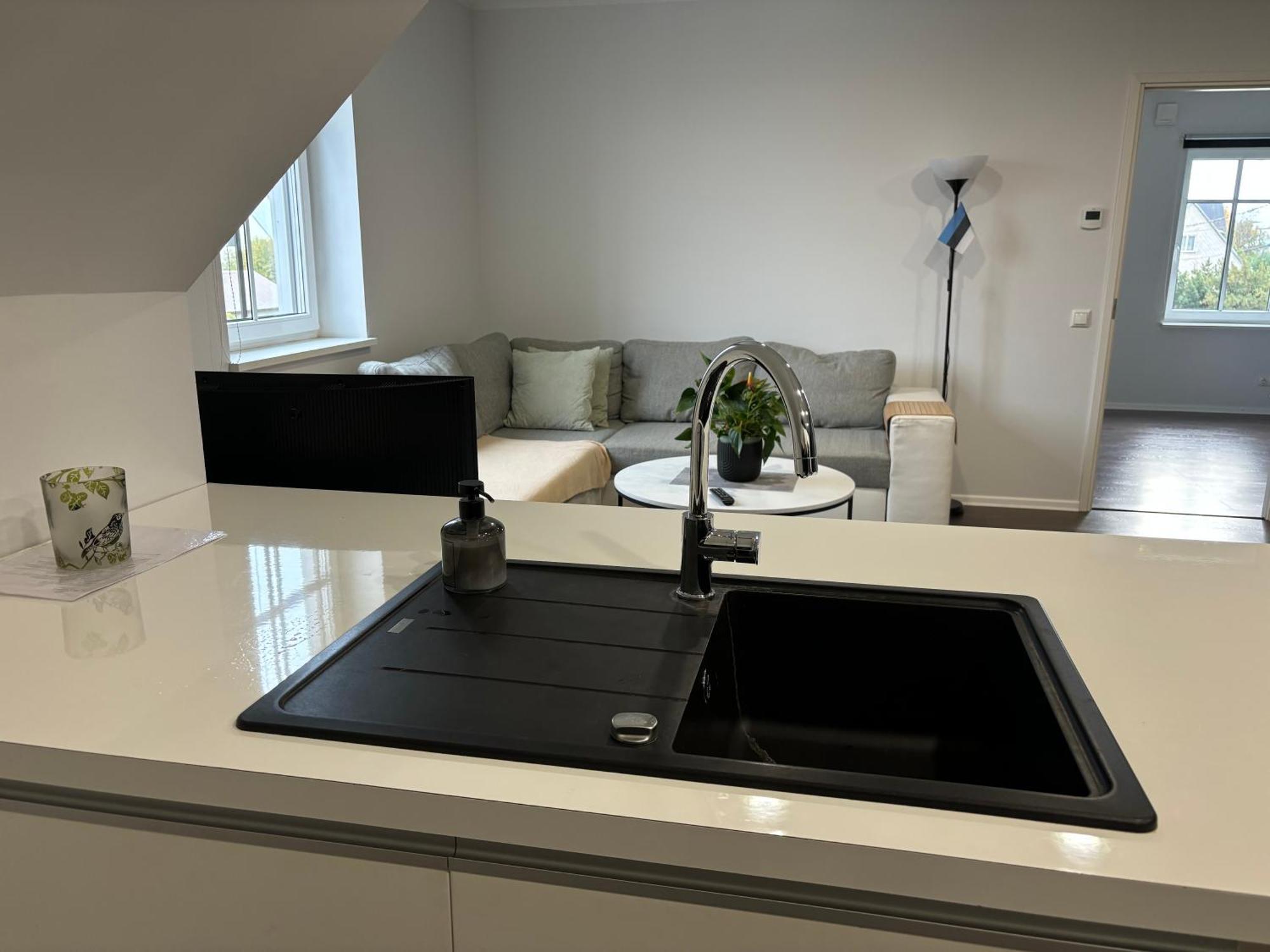 Paernu Lubja Apartments Bagian luar foto